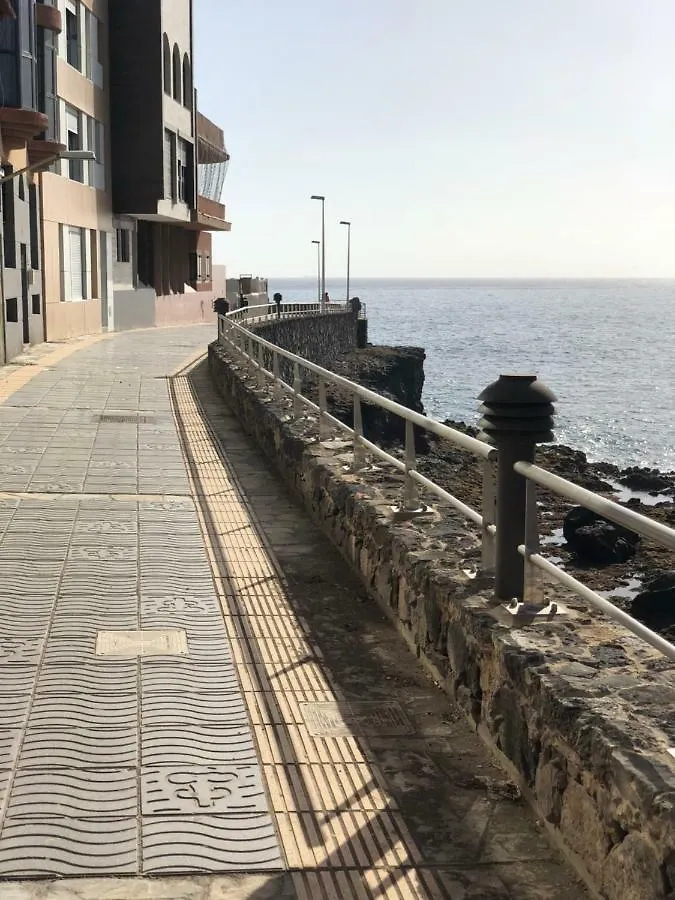 Apartamento En Primera Linea Playa La Garita Espagne